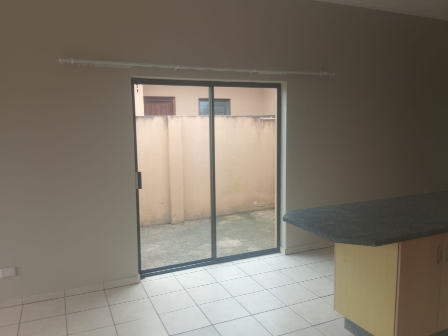To Let 3 Bedroom Property for Rent in Amalinda Eastern Cape
